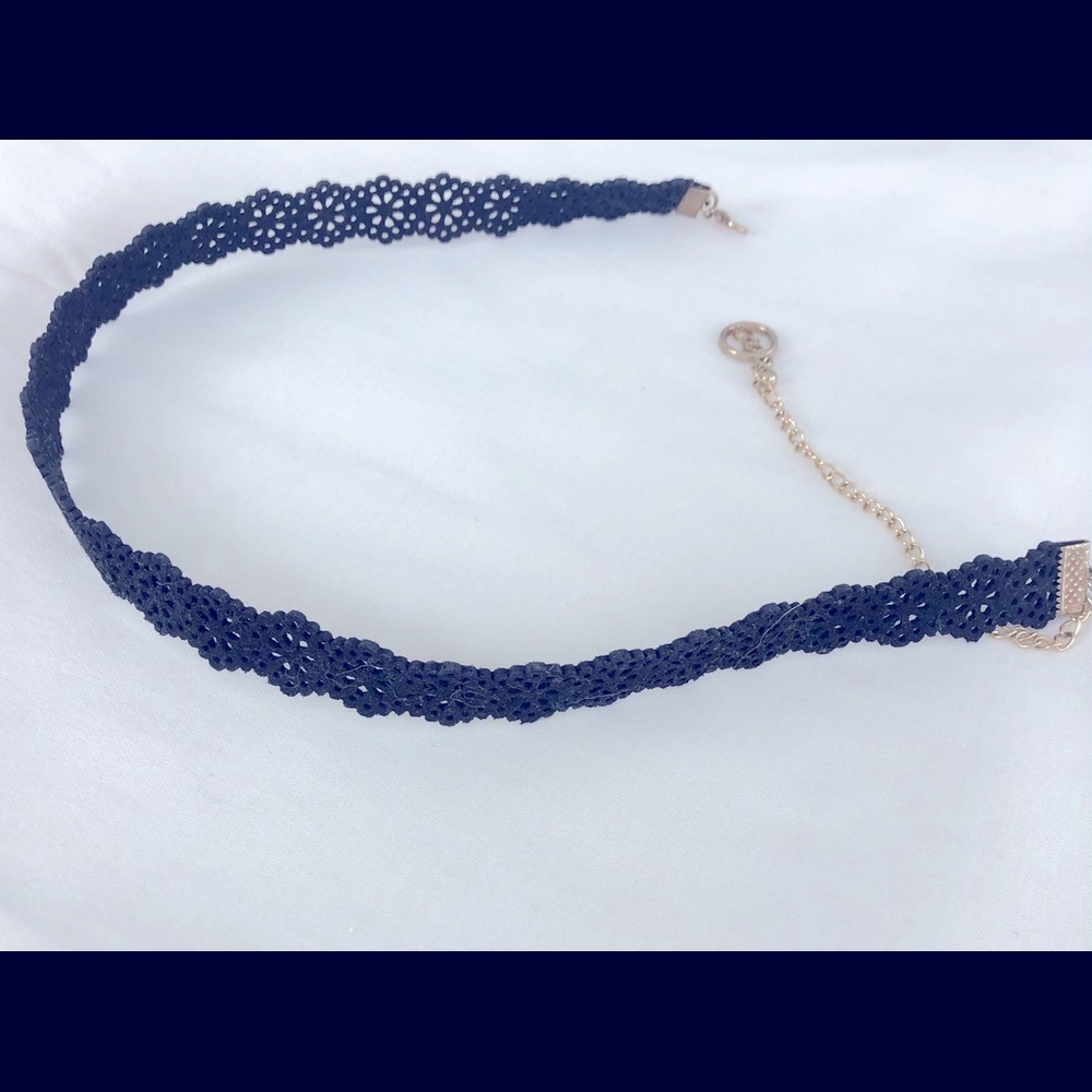 Choker necklace